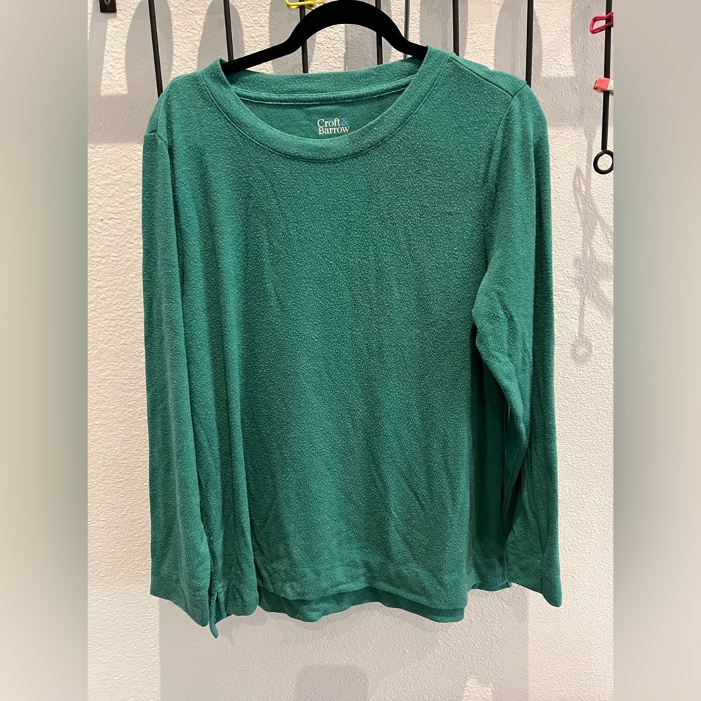 Ladies croft & barrow long sleeve shirt